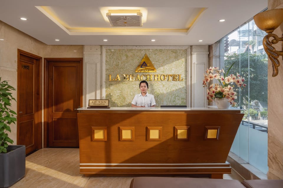 LA BEACH HOTEL Hotel in Da Nang