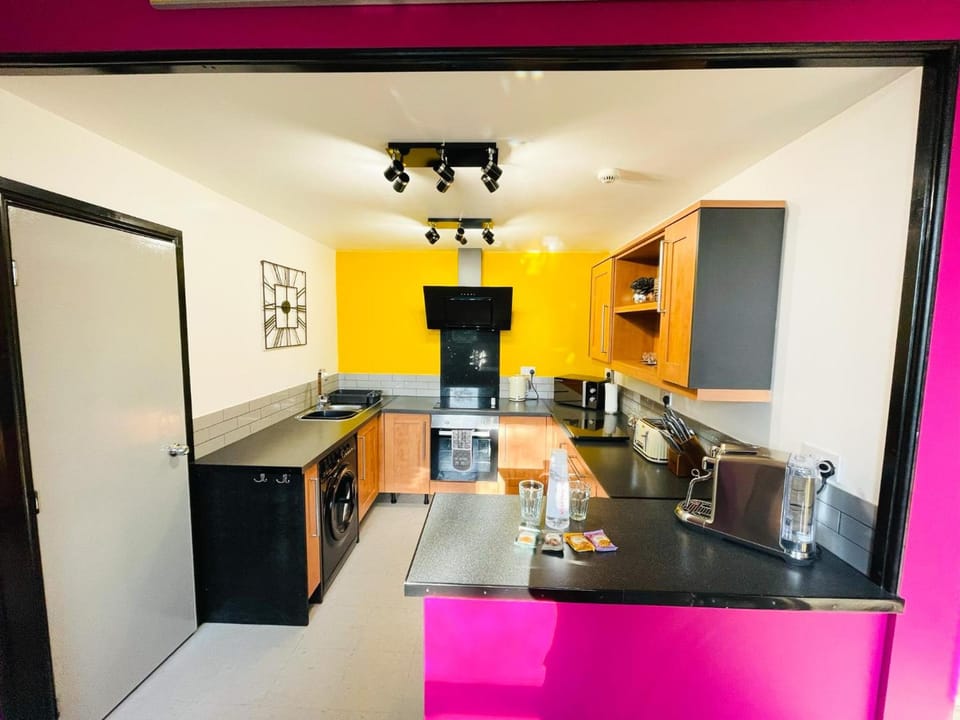 PHOENIX Apartments Hotel in England