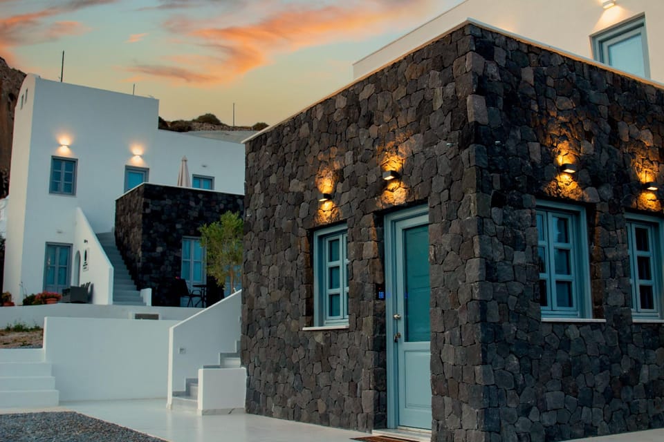 BlackStone Luxury Suites Apartment hotel in Santorini