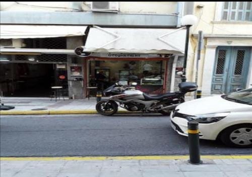 House in the center of Piraeus next to the port and the metro!! Hotel in Pireas