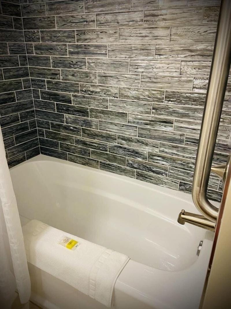 Seafoam Lodge Inn in Little River