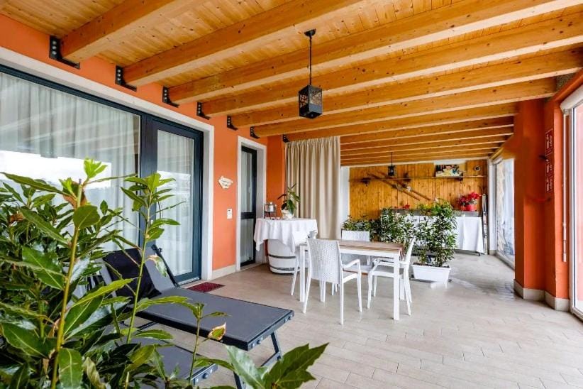 Relais Villa Olivi Apartment hotel in Garda