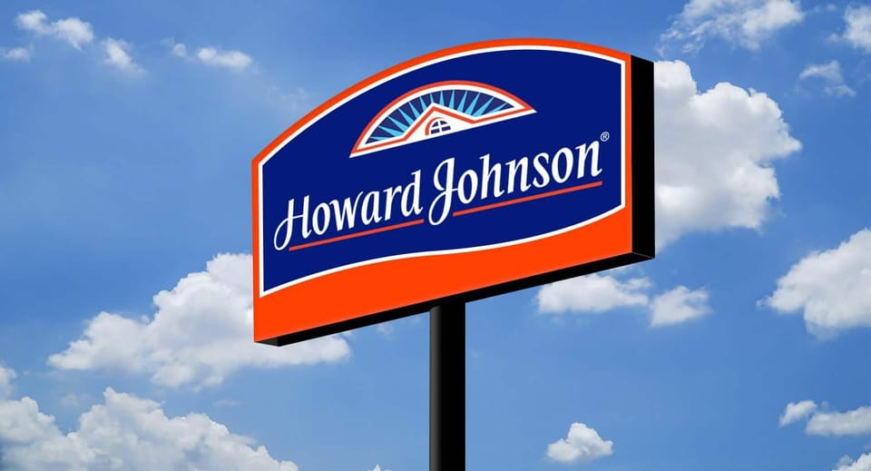 Howard Johnson by Wyndham Sebring Hotel in Sebring