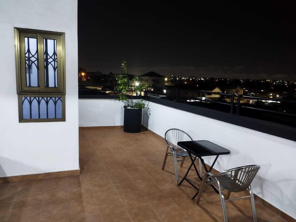 Executive Large Room With Ensuite Hotel in Accra