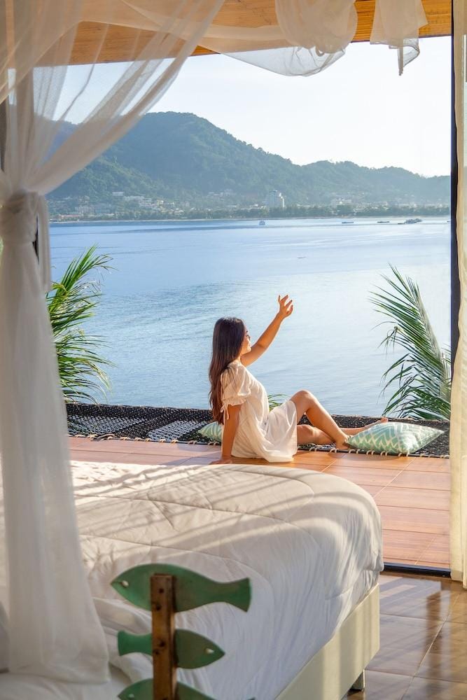 The Cozy Beach Front Hotel Hotel in Patong