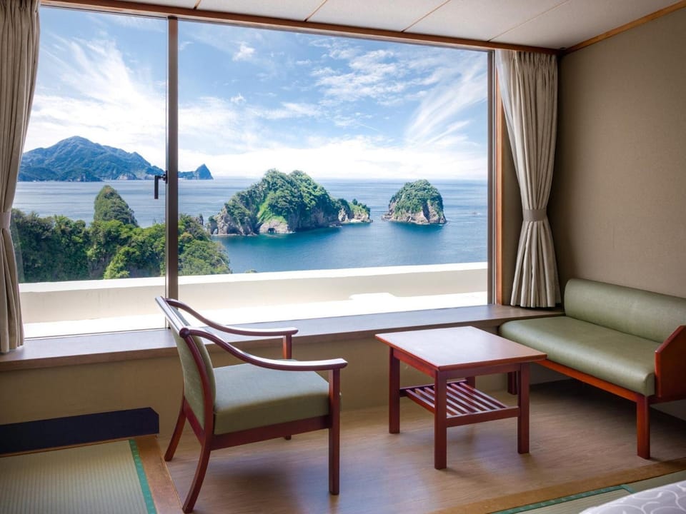 Hotel Dougashima New Ginsui Resort in Shizuoka Prefecture