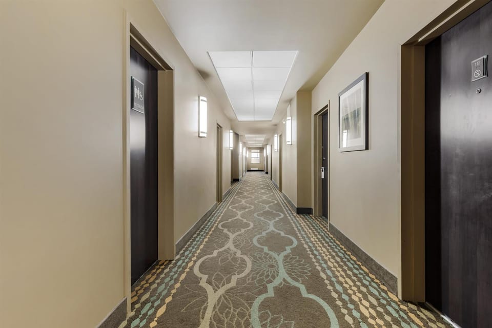 Best Western Plus Moose Jaw Hotel in Moose Jaw