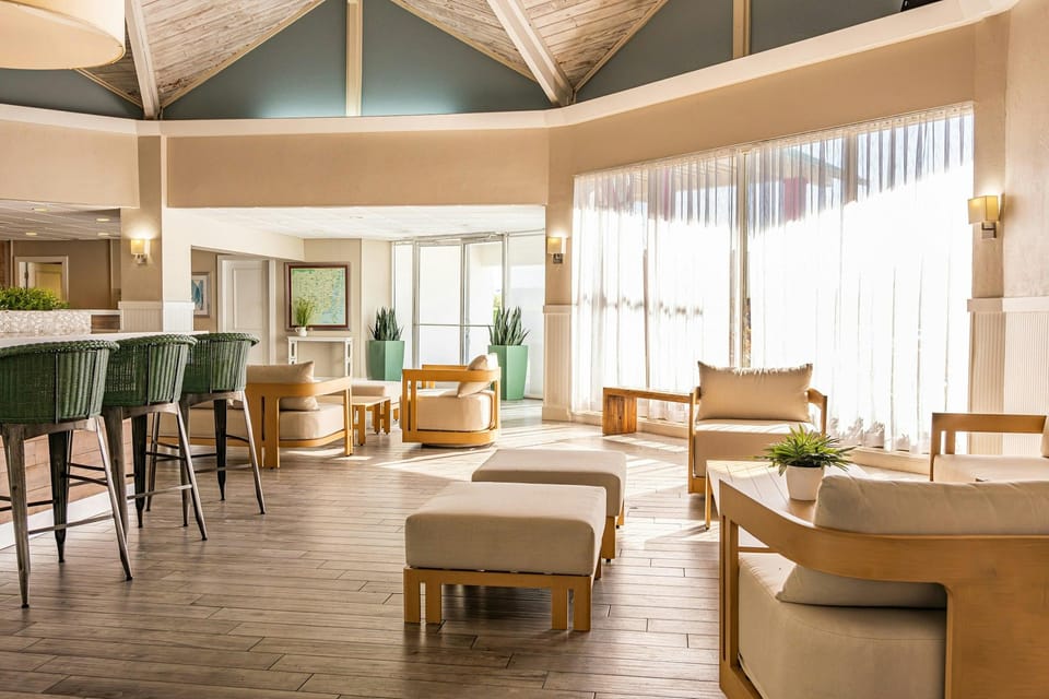 Palm Tree Club Miami Hotel in North Bay Village