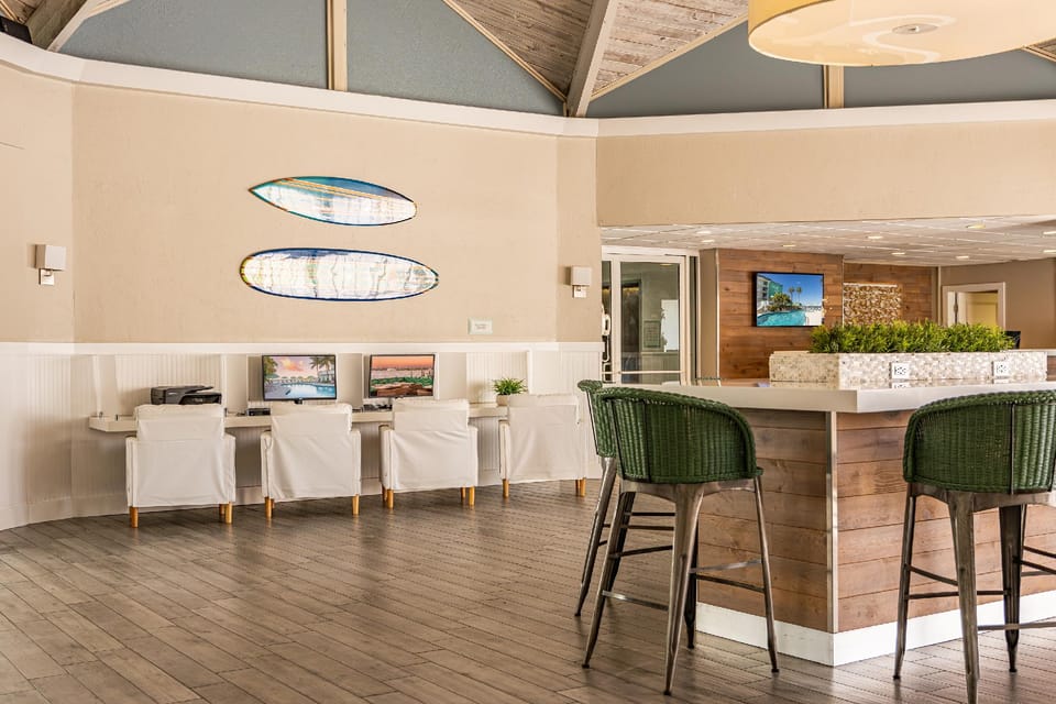 Palm Tree Club Miami Hotel in North Bay Village