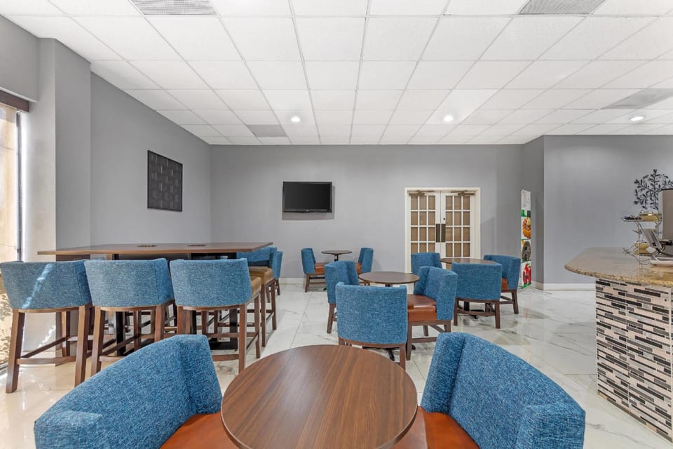Quality Inn Columbus, MS Hotel in Columbus