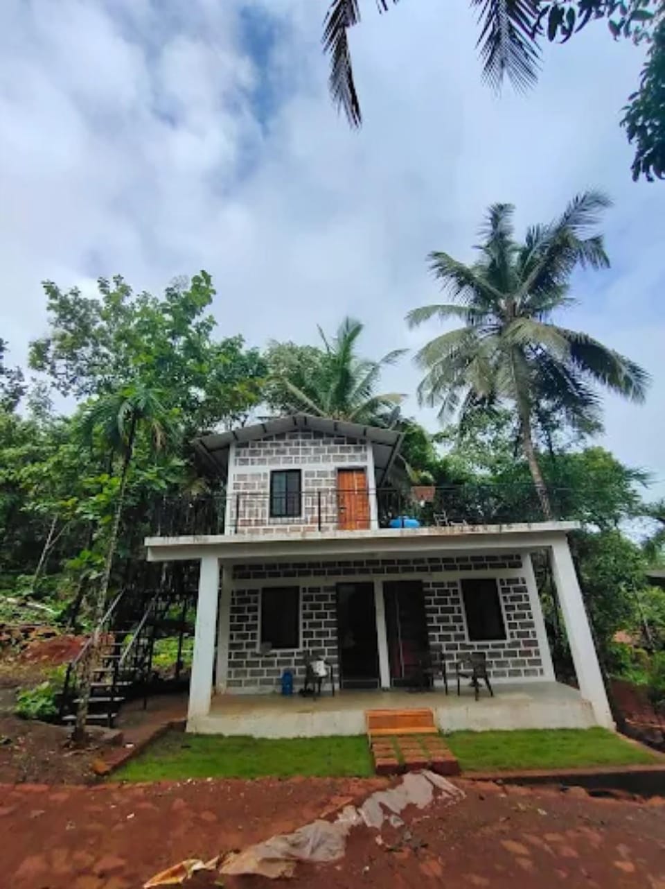 Pathak Happy Trails Hotel in Maharashtra