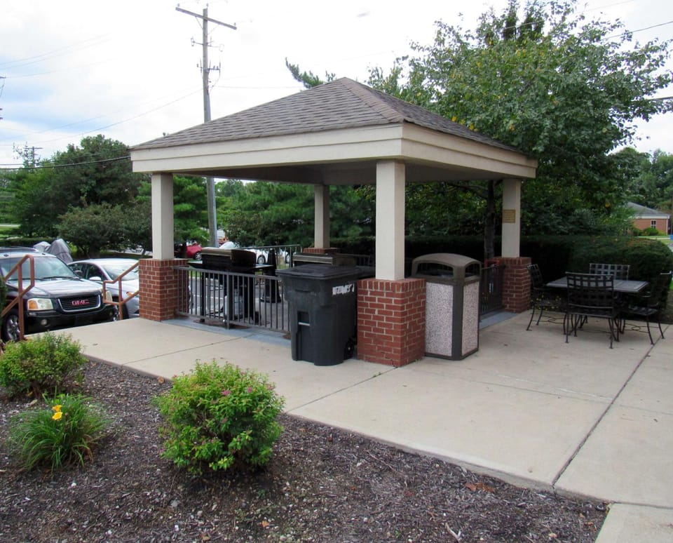 Sonesta Simply Suites Columbus Airport Gahanna Hotel in Gahanna