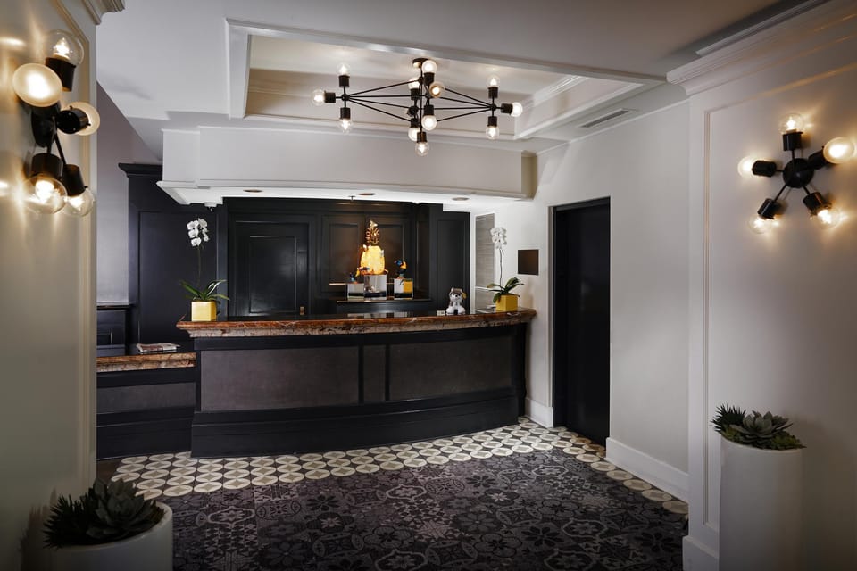Staypineapple, An Iconic Hotel, The Loop Hotel in Chicago