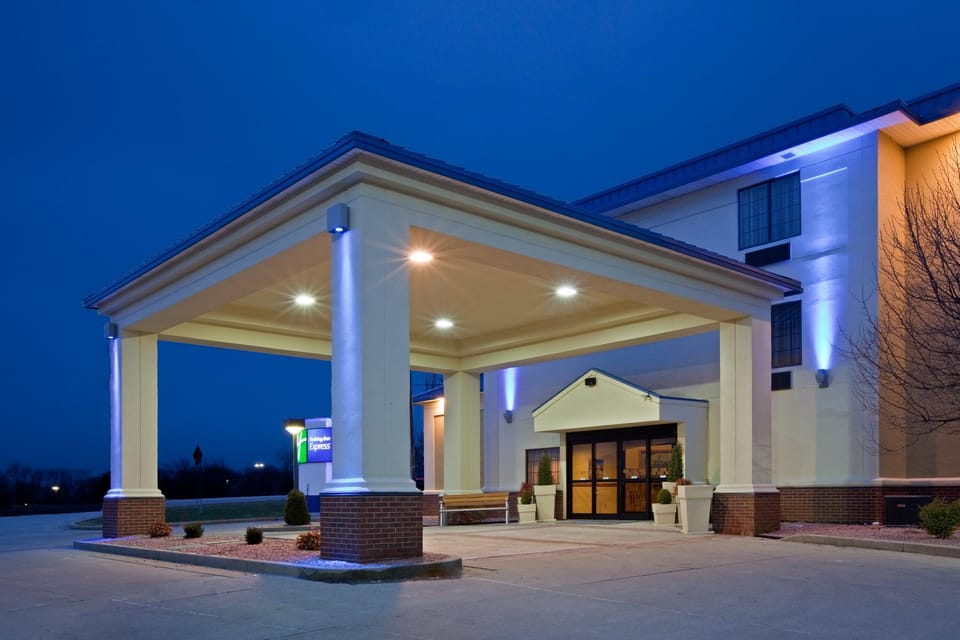 Holiday Inn Express Washington Hotel By IHG Hotel in Indiana
