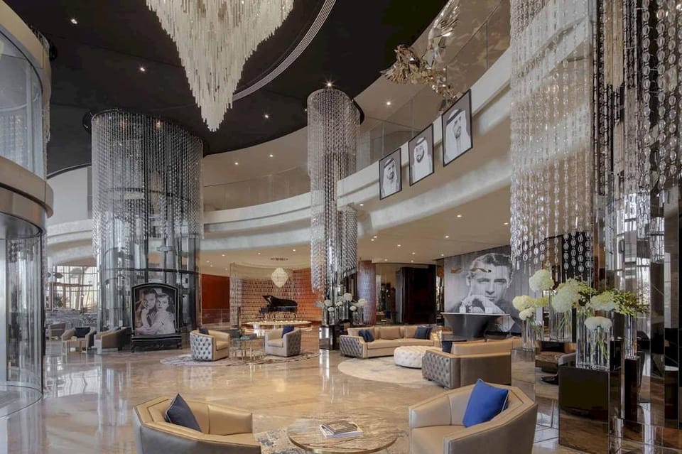 Luxury 1BR at Paramount Residences with Hotel in Dubai
