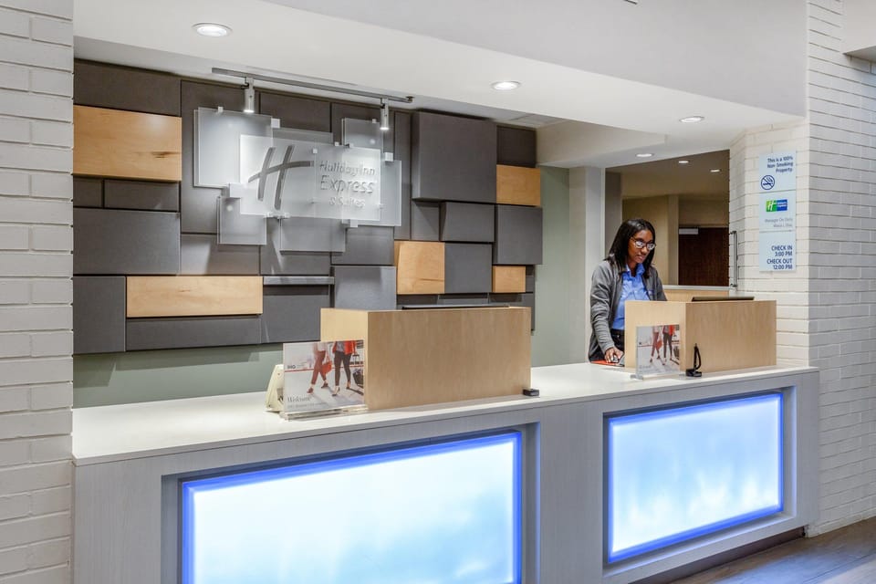 Holiday Inn Express Chicago Midway Airport By IHG Hotel in Bedford Park