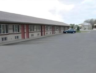 Sterling Inn near IAG Airport Hotel in Niagara Falls
