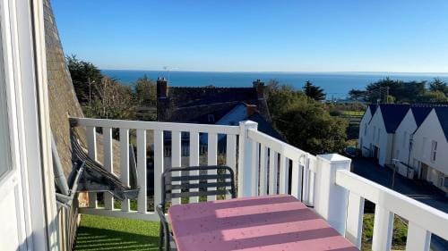 Villa la Korrigane vue mer cuisine privee Hotel in Étables-sur-Mer