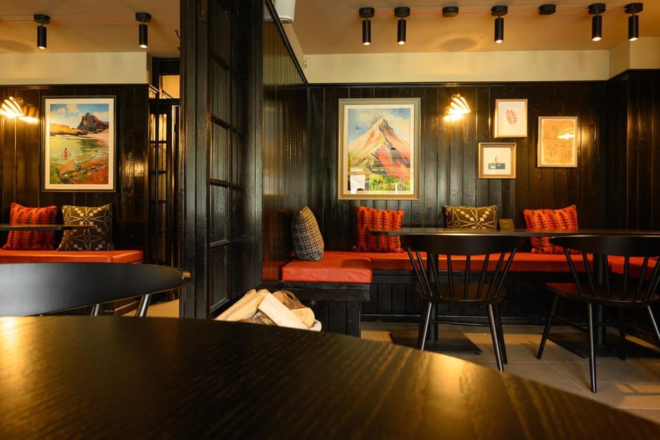 Tyn-y-Coed Inn Hotel in Wales