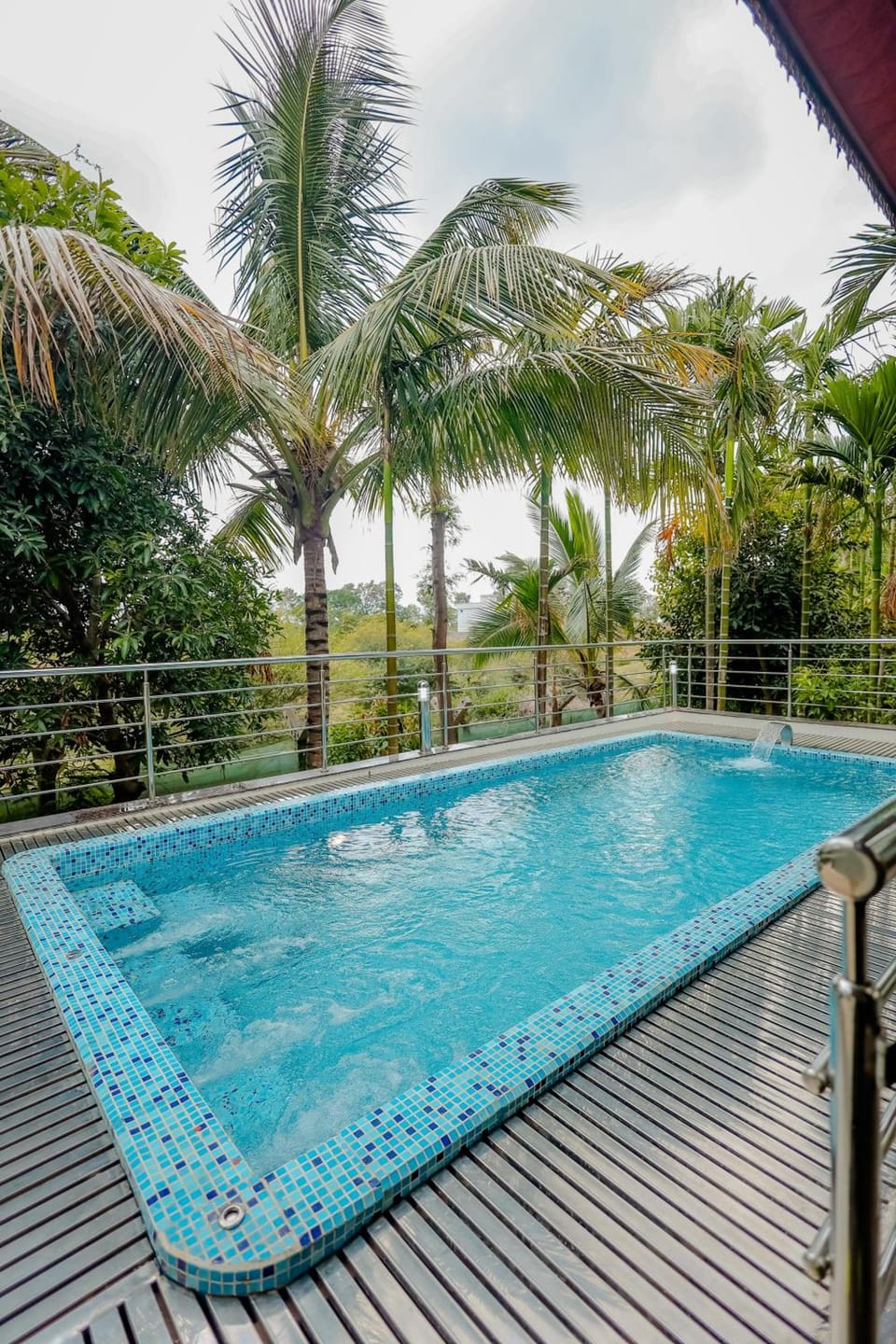 RJ Farms Hotel in Bengaluru