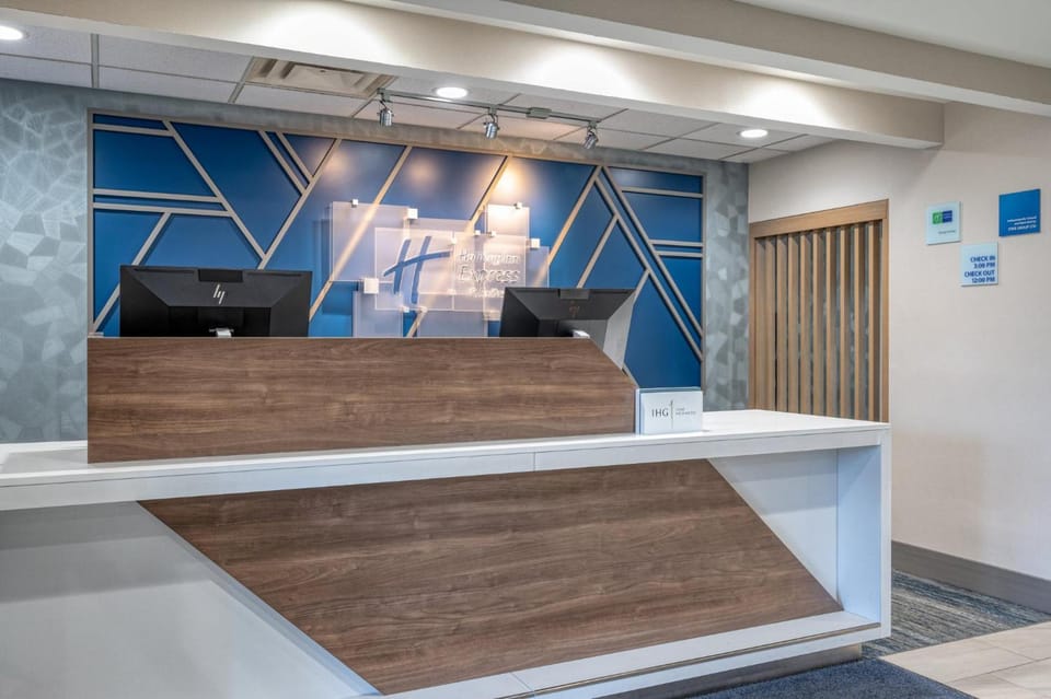 Holiday Inn Express Hotel & Suites Columbus Airport By IHG Hotel in Gahanna