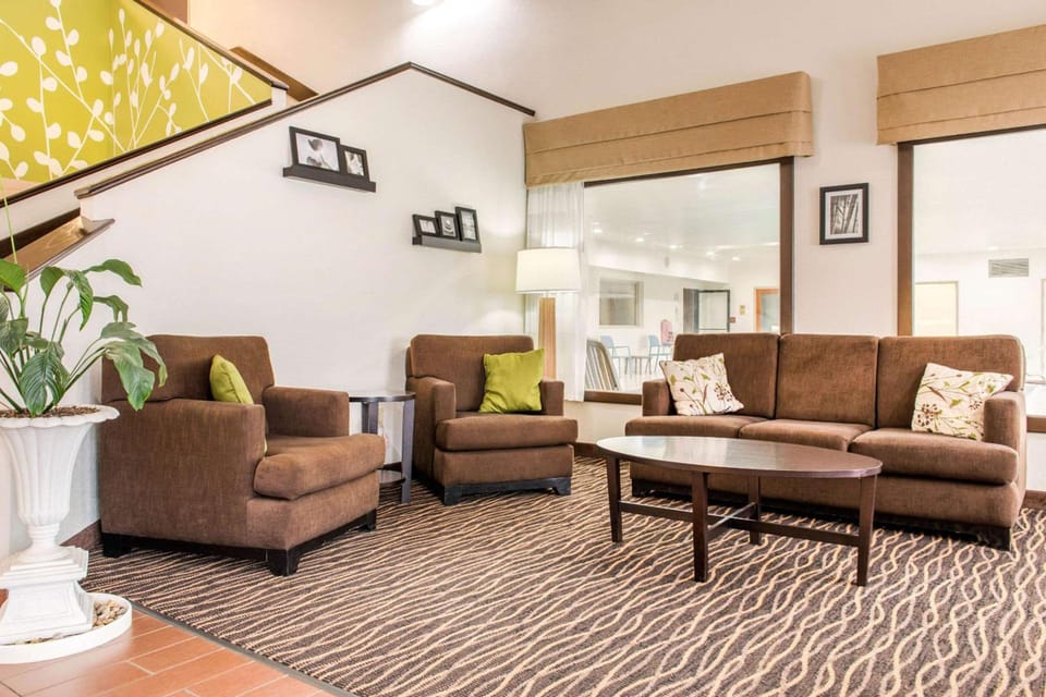 Sleep Inn & Suites Columbus South Hotel in Columbus