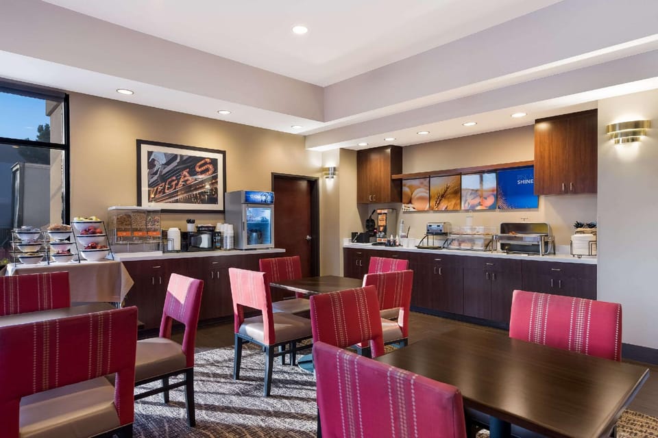 Comfort Inn & Suites Las Vegas - Nellis Hotel in North Las Vegas
