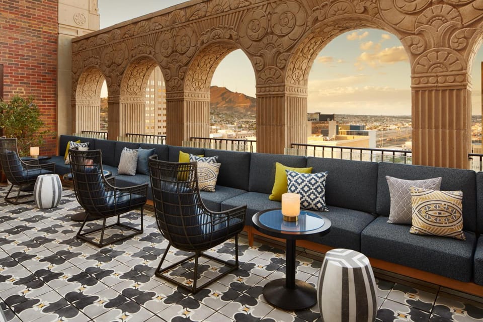 Bar/lounge