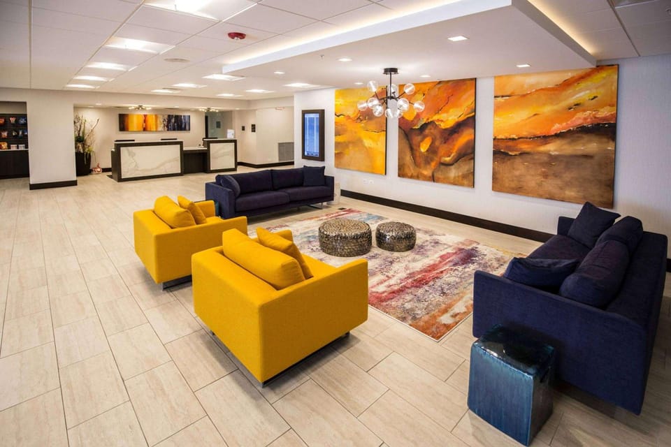 Wyndham Hotel Chicago O'Hare Hotel in Des Plaines