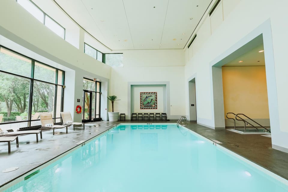 DoubleTree Suites by Hilton & Conference Center Chicago - Downers Grove Hotel in Lombard