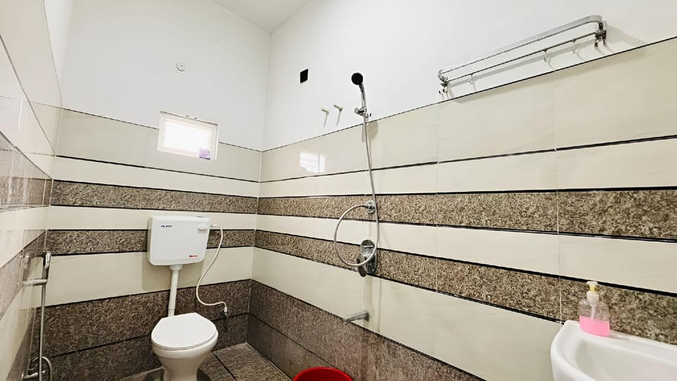HOTEL GOLDEN IN Hotel in India