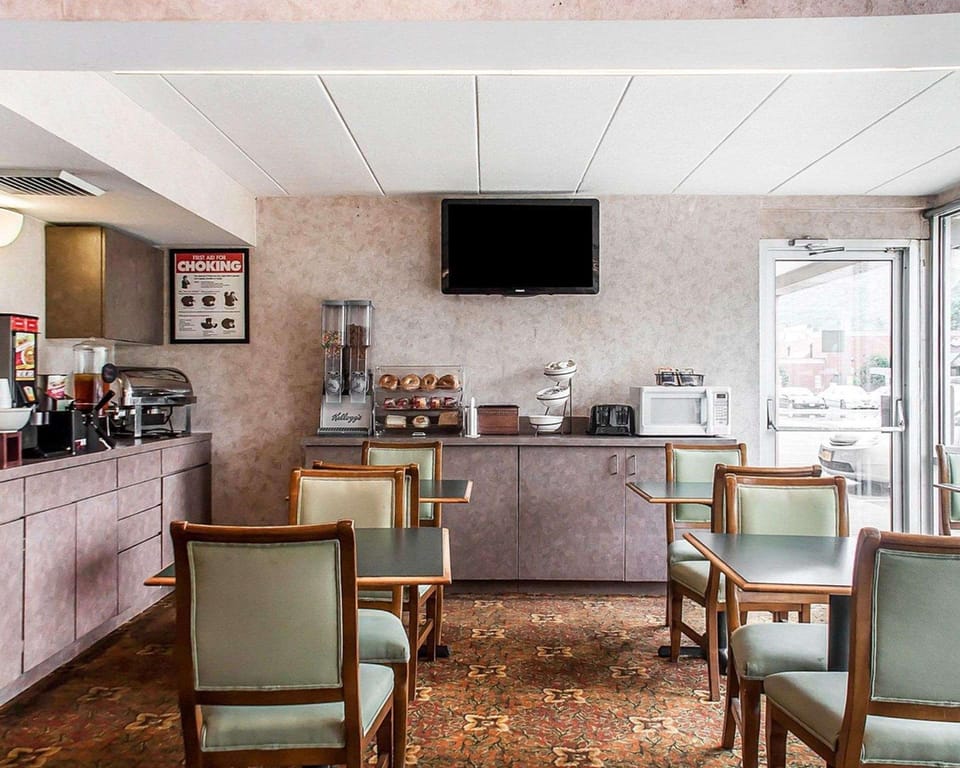 Econo Lodge Elmira-Corning Hotel in New York