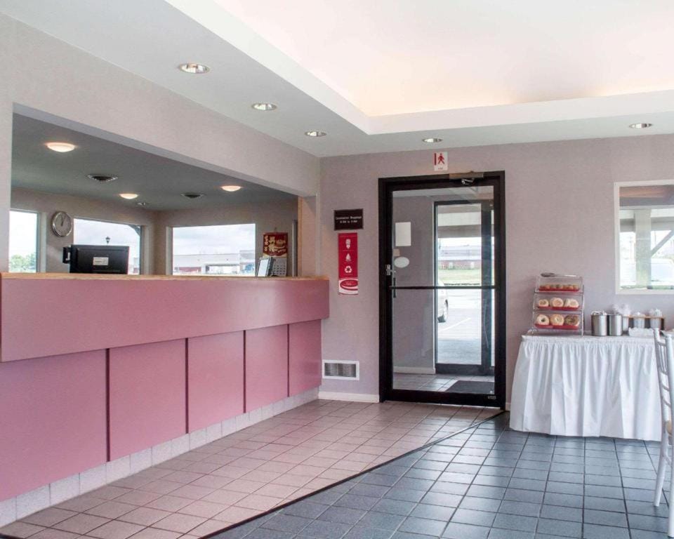 Econo Lodge Buffalo South Hotel in New York