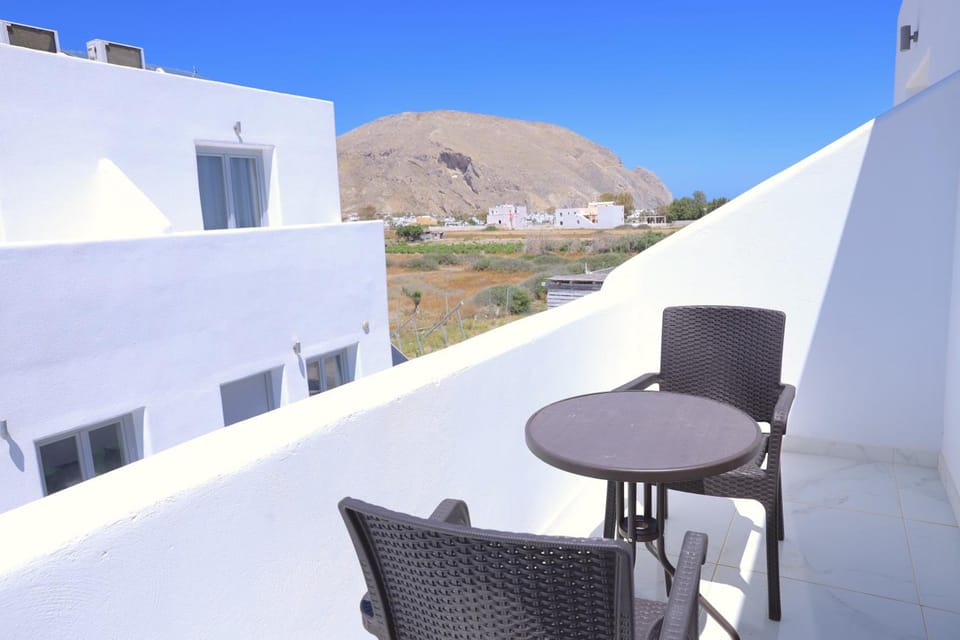 Tinamar Selections Hotel in Perissa