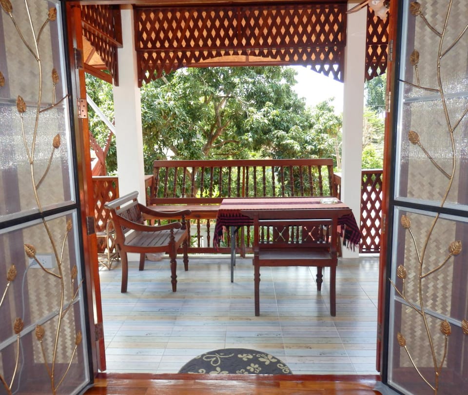 Golden Teak Home Resort Apartment hotel in Thailand
