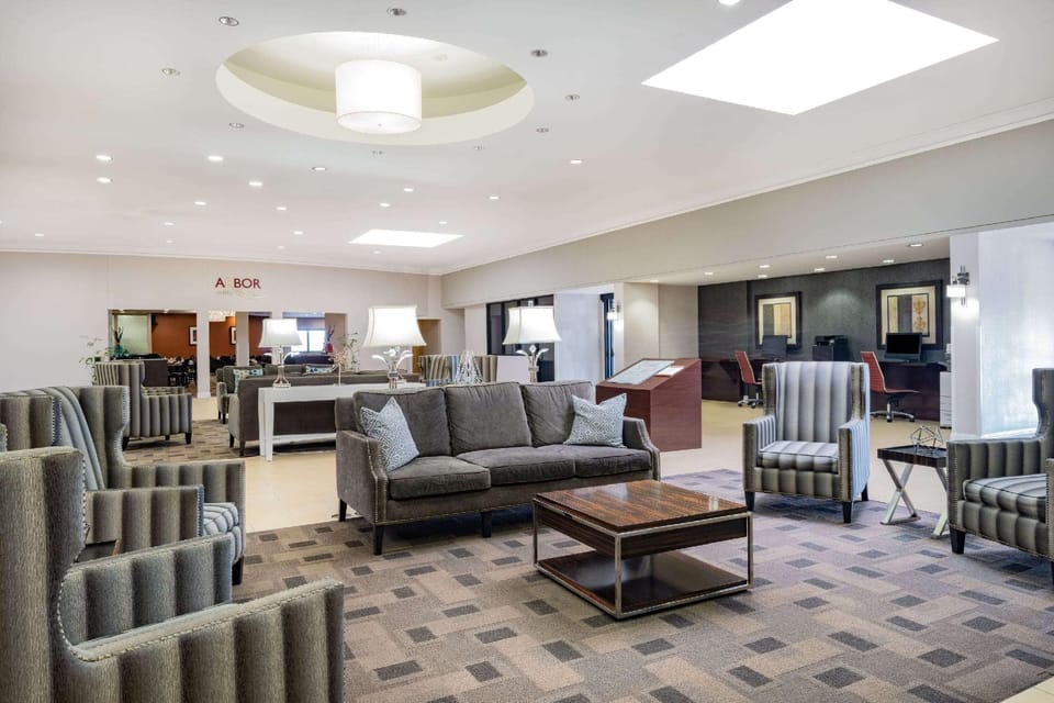 Wyndham Sacramento Hotel in North Highlands