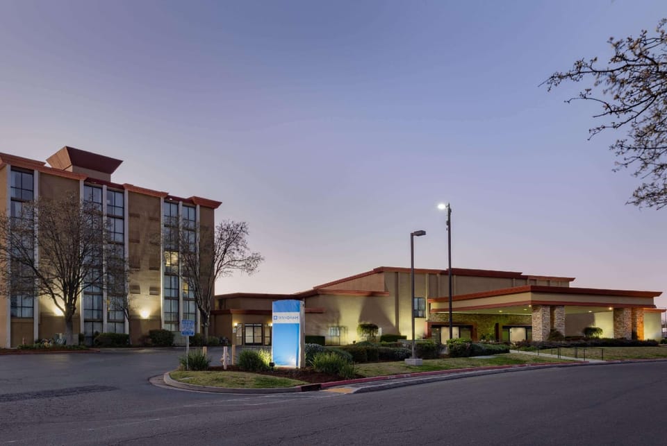 Wyndham Sacramento Hotel in North Highlands