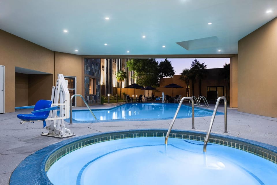 Wyndham Sacramento Hotel in North Highlands