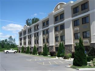 Days Inn by Wyndham Plattsburgh Hotel in Adirondack Mountains