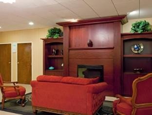 Days Inn by Wyndham Plattsburgh Hotel in Adirondack Mountains