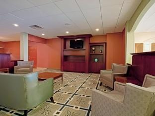 Days Inn by Wyndham Plattsburgh Hotel in Adirondack Mountains