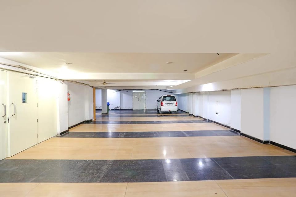 Hotel Silver Saffron Peeragarhi Hotel in Delhi