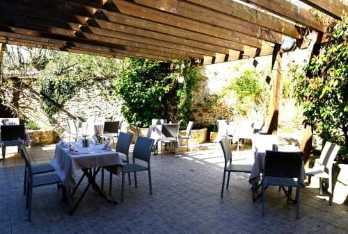 Le Chene Pendragon Hotel in Île-de-France