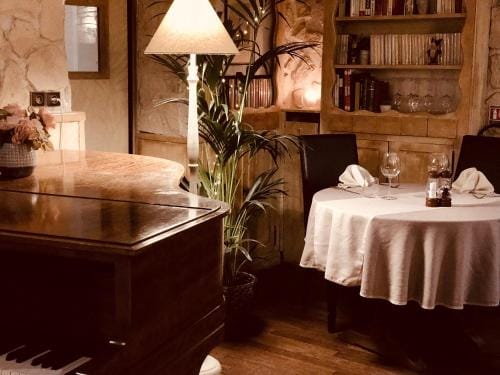 Le Chene Pendragon Hotel in Île-de-France