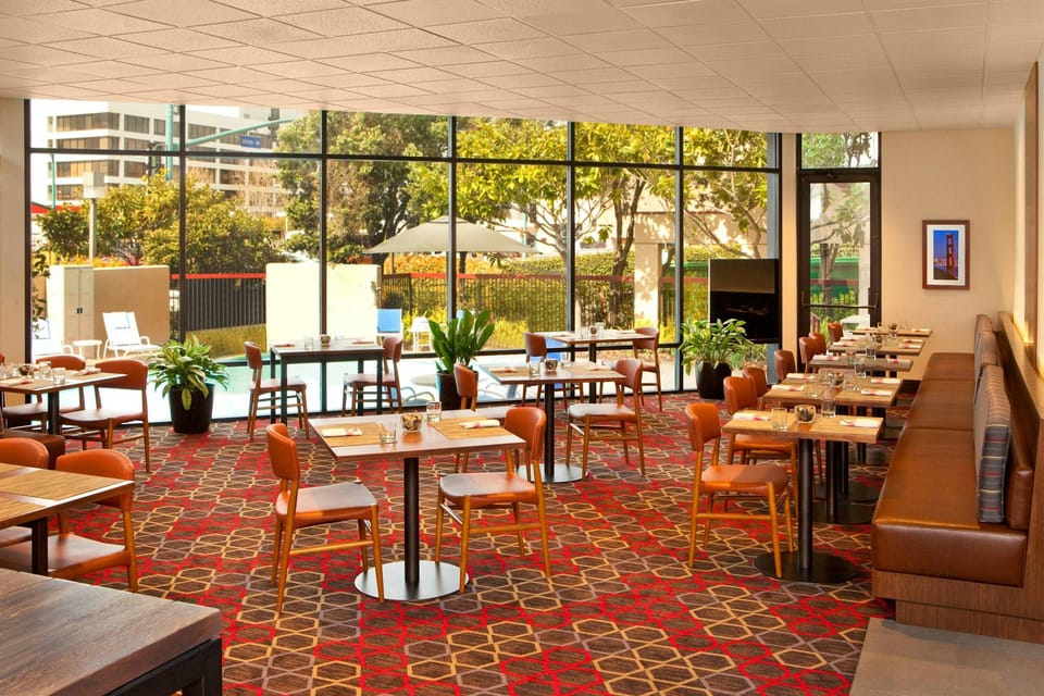 Four Points by Sheraton San Francisco Bay Bridge Hotel in Emeryville
