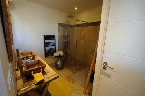 Mas Lou Caloun - Chambre d'Hote face a la piscine en Camargue - Les Saintes Maries de la Mer Hotel in Saintes-Maries-de-la-Mer