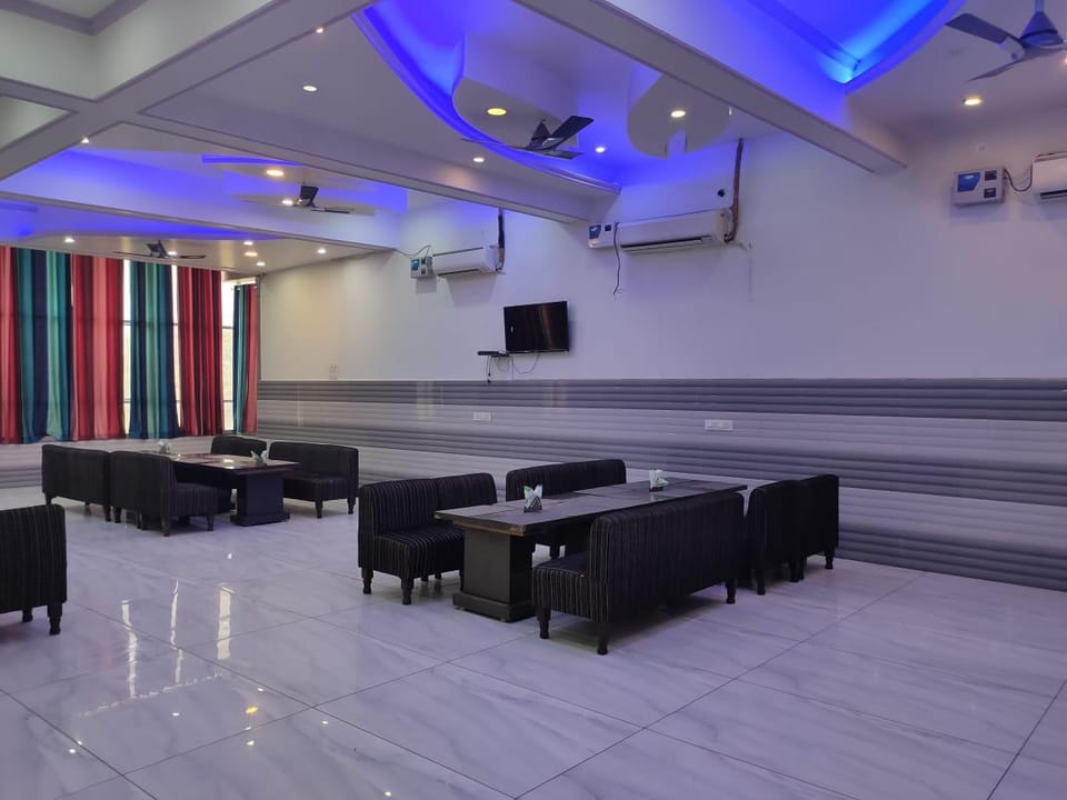 Hotel R S Palace Maunath  Hotel in Uttar Pradesh