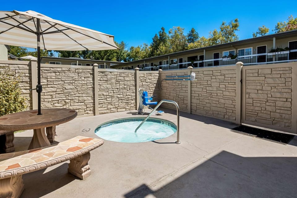 Best Western University Lodge Hotel in Davis