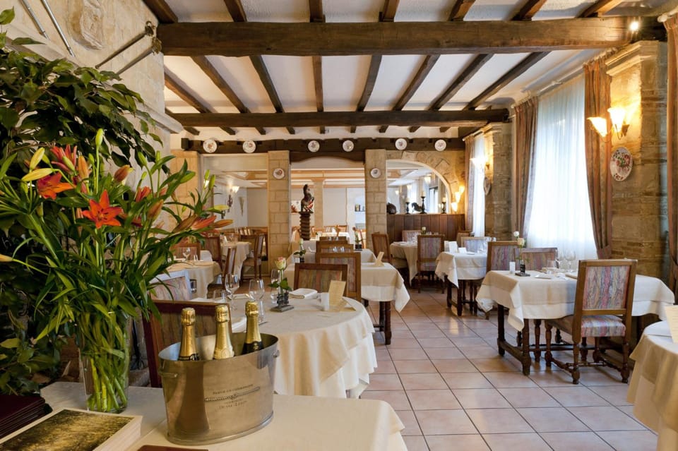 Logis Le Cheval Rouge Hotel in Grand Est