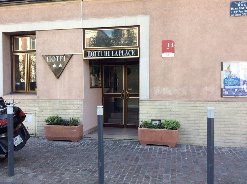 Hotel De La Place Hotel in Montrouge